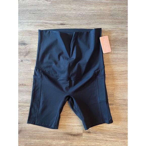 Maternity Poshdivah Bicycle Shorts Size Medium - Picture 1 of 3